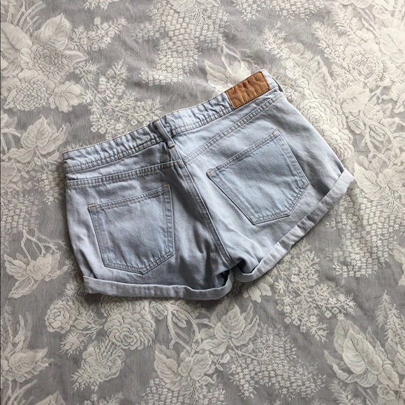 H&M | Roll Cuff Shorts - Picture 2 of 6